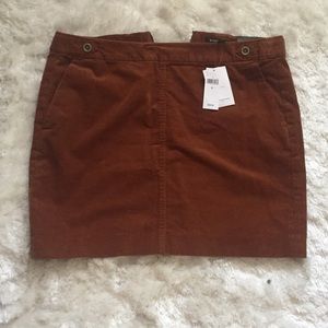 NWT- banana republic corduroy brown skirt - sz 8